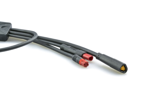 Small splitter for signal distribution